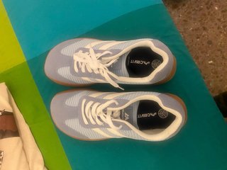 Zapatillas ancho especial muy comoda talka 41