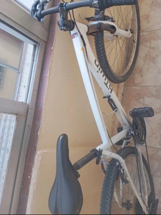 Bicicleta de Montaña Btwin Blanca