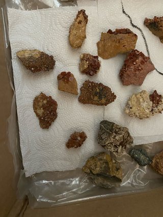 Lotto di 13 minerali vari