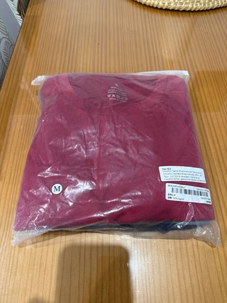 -SIN ESTRENAR -5 Camisetas de Deporte Rojas TallaM
