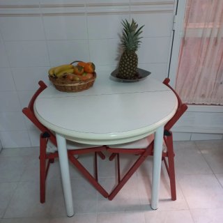 Mesa de cocina redonda blanca