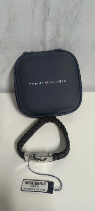 Pulsera Tommy Hilfiger Negra.B228