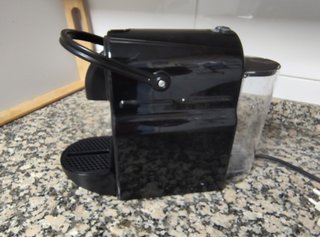 Cafetera Nespresso Inissia Negra