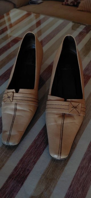 Zapatos de tacón beige
