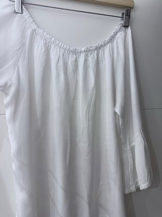 Blusa blanca escote barco
