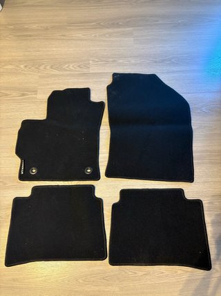 Juego de 4 Alfombrillas para Toyota Corolla