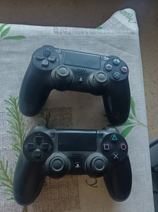 PlayStation 4 (PS4) con 14 juegos