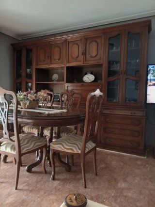 Conjunto de Comedor Clásico de Madera