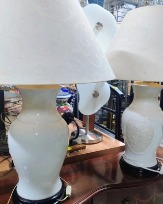 Pareja de Lámparas de Porcelana Blanca