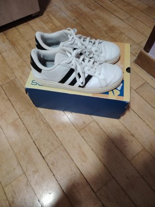 Deportivas adidas blancas y negras Talla 40