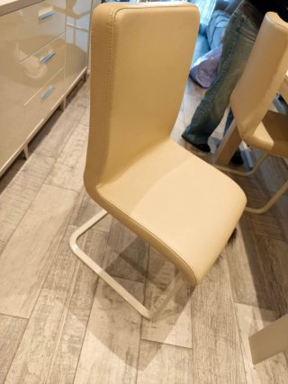 Conjunto Comedor: Mesa, 6 Sillas y Aparador