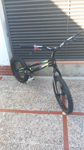 Bicicleta de Trial Jitsie Varial 20"