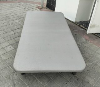 Somier tapizado en gris 90x190