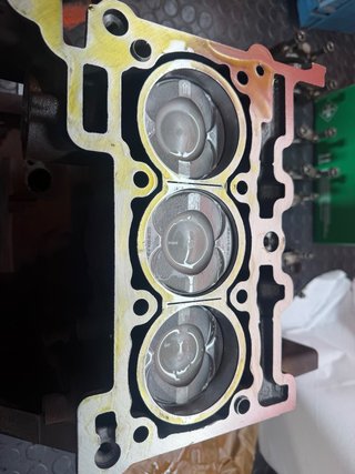 Motor Ford M1DD .pistones nuevos ,juntas ,culata