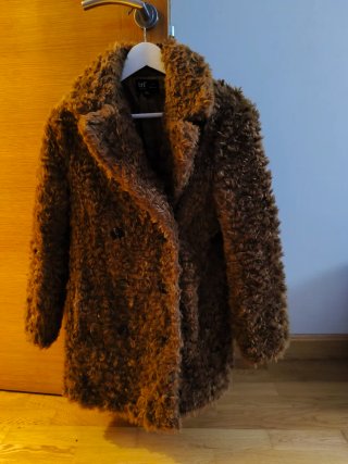 Abrigo de peluche Zara marrón