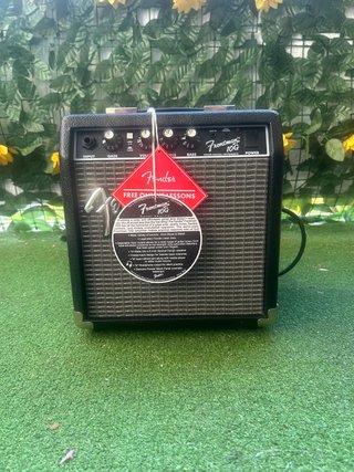 Amplificador Fender Frontman 10G + Cable Fender