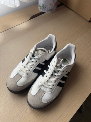 Zapatillas rayas Blancas y negras