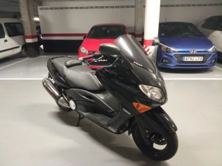 Yamaha TMAX Negra