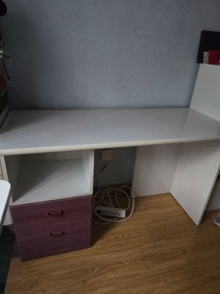 Mesa de escritorio de madera