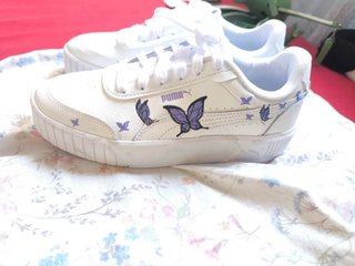 Zapatillas Puma Mujer Blancas Mariposas Moradas