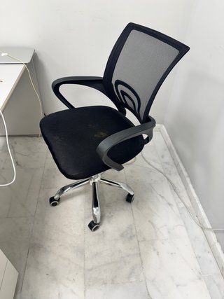 Silla de oficina negra