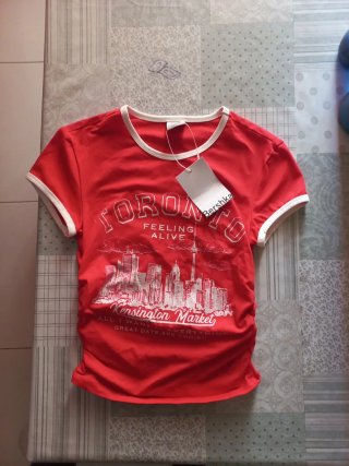 Camiseta Roja Bershka Toronto