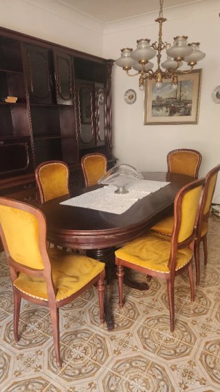 Mesa de Comedor y 6 Sillas Antiguas