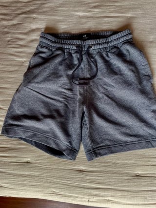 Pantalón corto H&M gris