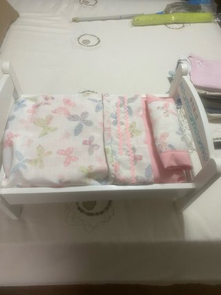 Cuna de Muñecas Blanca con Ropa de Cama