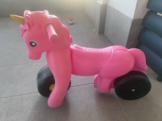 Correpasillos Unicornio Feber (solo un uso)