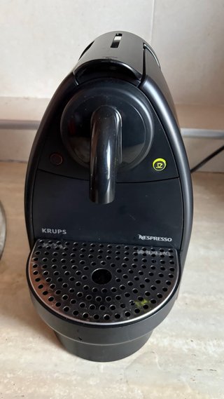 Cafetera Nespresso Krups Negra