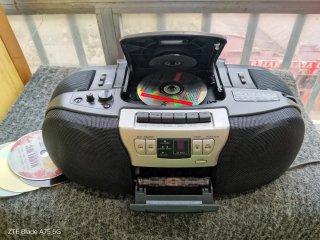 Radio CD Aiwa CSD-ES360 Años 90.