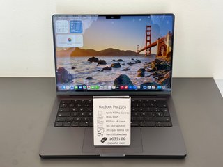 MacBook Pro Seminuevo - M3 Pro / 18 Gb / 500 SSD