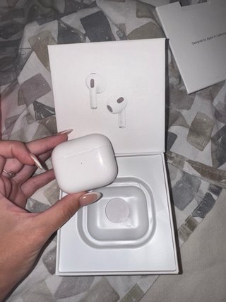Apple AirPods