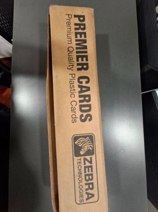Caja de Tarjetas de Plástico Zebra Premier