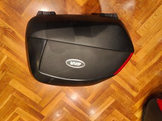 Maletas givi v35 rígidas