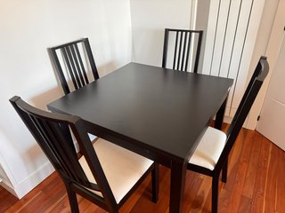 Mesa de Comedor Extensible y 4 Sillas