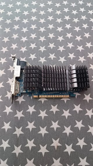 Tarjeta Gráfica Asus GeForce GT520