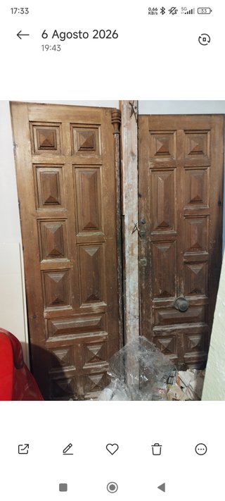 Puerta Antigua de Madera de Dos Hojas