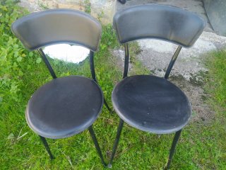 Set de 2 sillas tapizadas en cuero