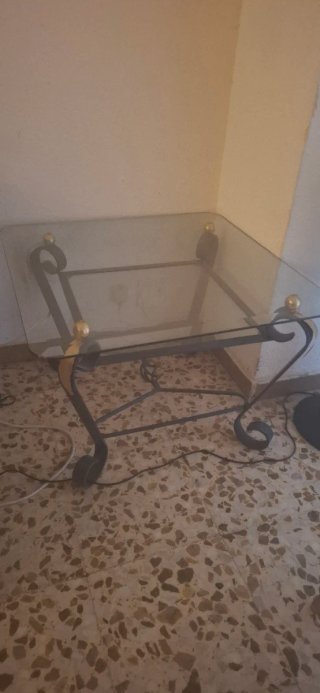 Mesa y mesita de cristal y forja