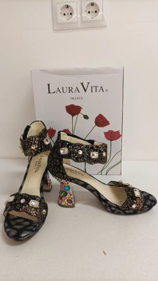 Sandalias Laura Vita muy elegantes