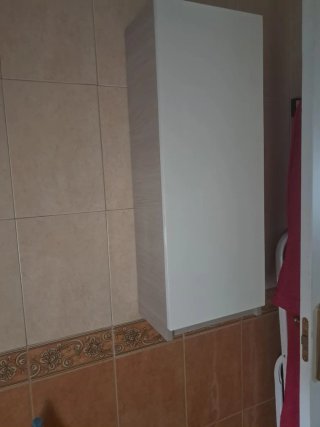 Armario pequeño de pared de baño