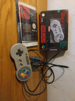 Mando Super Nintendo (SNES) con caja