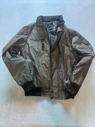 Chaqueta Gris Estilo Técnico