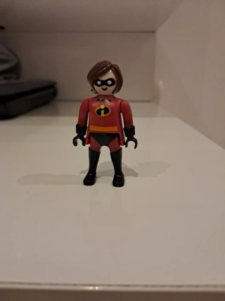 Cambio figura Playmobil Elasticgirl por Gepetto