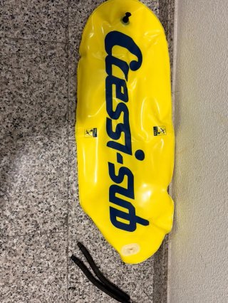 Boya Cressi-Sub y Fusil Beuchat Mundial