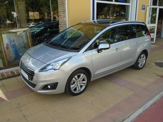 PEUGEOT 5008 1.6HDI 120CV ALLURE 7 PLAZAS 2016