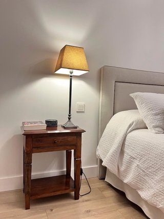 Comodini coloniali in legno