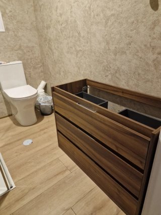 Mueble de baño de madera
